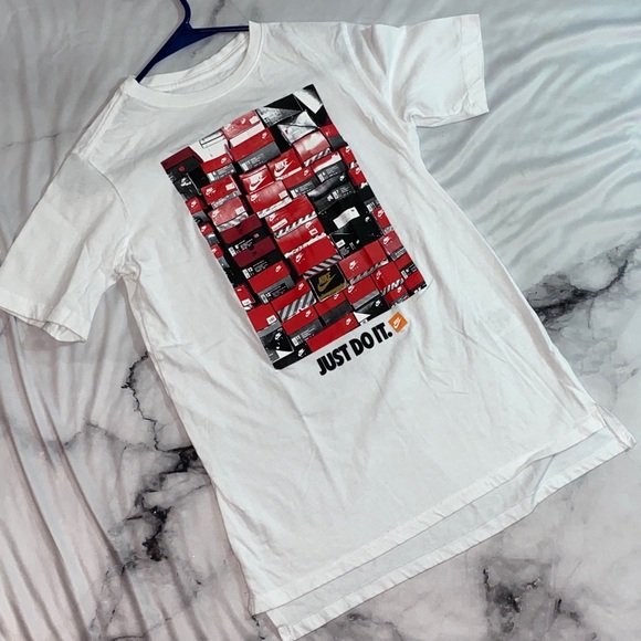 Nike Other - shoe box tee